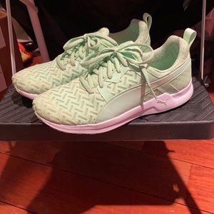 Puma Sneakers
